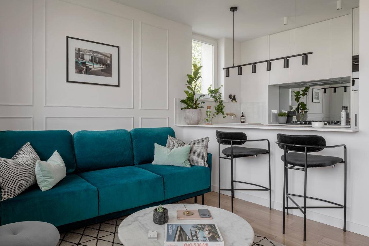 Stylowy Apartament Przy Metrze ワルシャワ エクステリア 写真