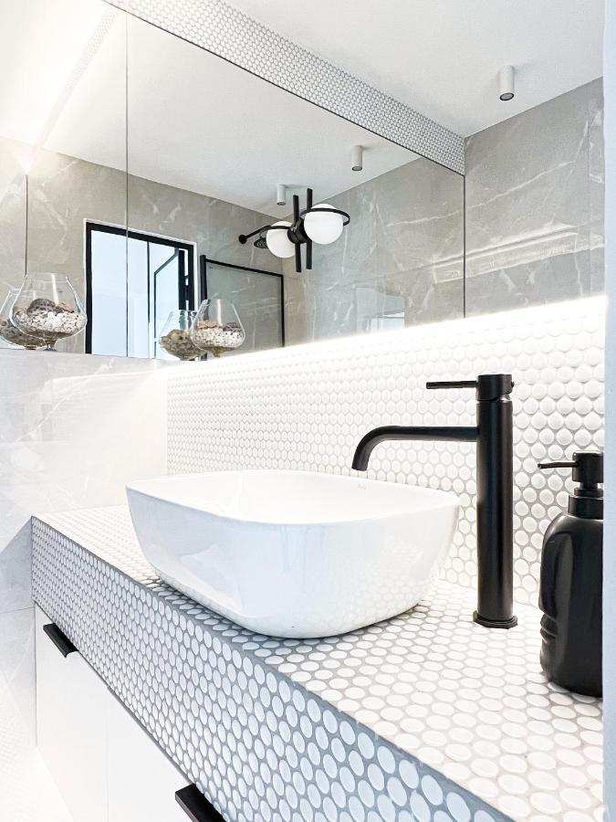 Stylowy Apartament Przy Metrze ワルシャワ エクステリア 写真