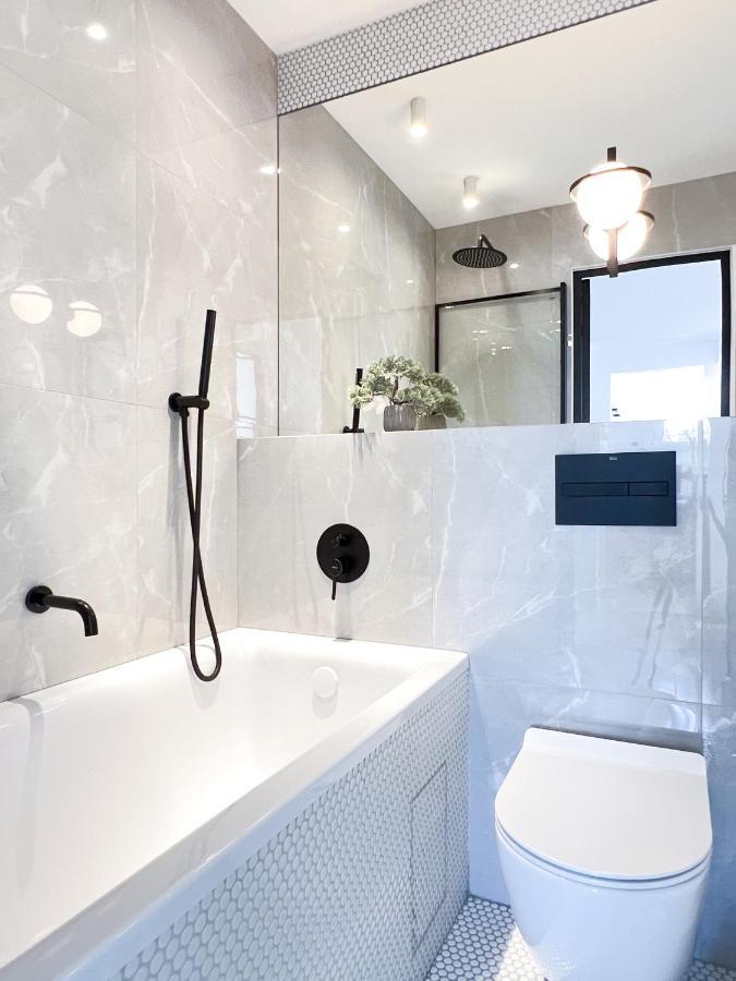 Stylowy Apartament Przy Metrze ワルシャワ エクステリア 写真